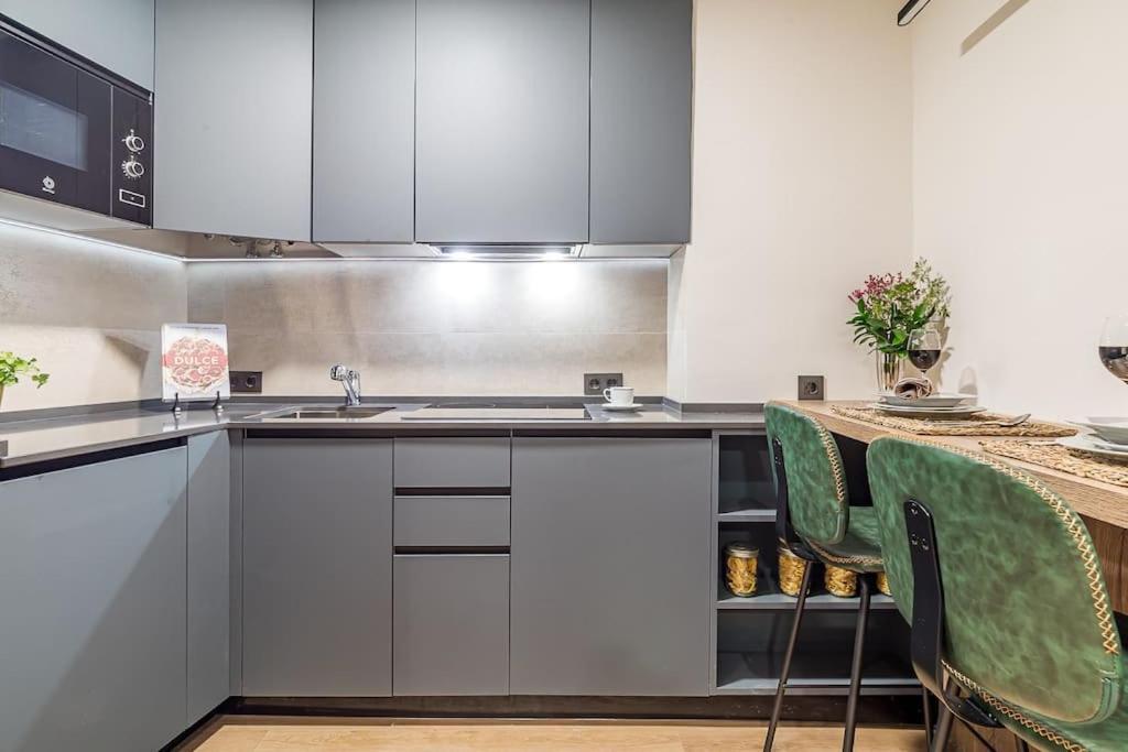 Apartamento Reformado Y Tranquilo Junto A Gran Via Madrid Exteriér fotografie